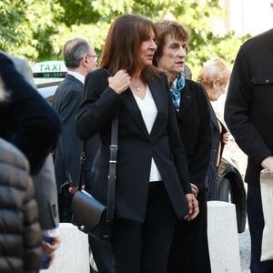 Anne Hidalgo (maire de Paris) - Arrivées aux obsèques de Jean Tiberi, maire de Paris de 1995 à 2001 en l'église Saint-Etienne-du-Mont à Paris le 3 juin 2025. © Christophe Clovis / Bestimage