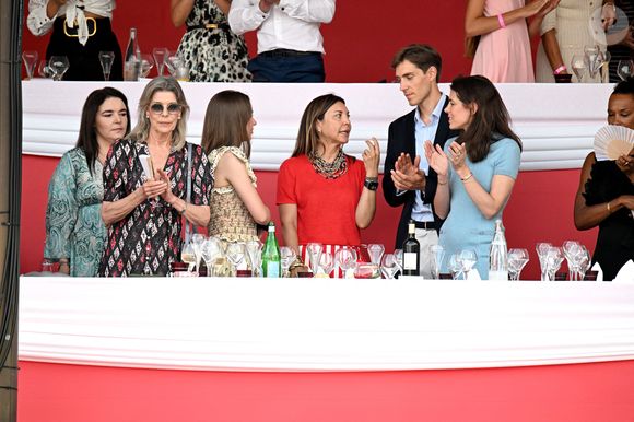 La princesse Caroline de Hanovre, sa fille Charlotte Casiraghi, son fils, né de son union avec Gad Elmaleh, Raphael, la princesse Alexandra de Hanovre, son fiancé Ben-Sylvester Strautmann, Melanie de Massy et Diane Fissore, la présidente du jumping et de la Fédération monégasque d’équitation, ont assisté à la 2eme journée du Jumping International de Monte-Carlo, le 4 juillet 2024. La compétition se déroule sur le port Hercule à Monaco, du 3 juillet au 5 juillet. La princesse Caroline, sa fille Charlotte et Diane Fissore, ont remis le 1er prix de la Longines Pro-Am Cup au profit de l'AMADE et recupéré un chèque de 20000 Euros pour l'associarion fondée en 1963 par la princesse Grace de Monaco en faveur de la protection et de l’épanouissement des enfants. C'es le binôme composé de Giacomo Paneraj (MON) et Felipe Coutinho Mendonca Nagata (BRE), pour la Team Paneraj & Partner Estate qui ont pris la première place. © Bruno Bebert/Bestimage