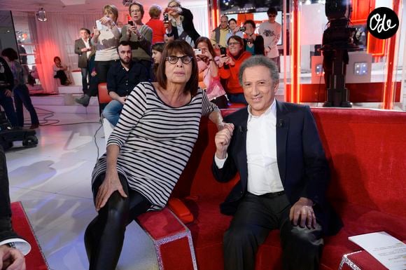 Faustine Bollaert lui a rendu un hommage émouvant sur Instagram.

Françoise Coquet et Michel Drucker - Enregistrement de l'émission "Vivement Dimanche" à Paris. COADIC GUIREC / BESTIMAGE