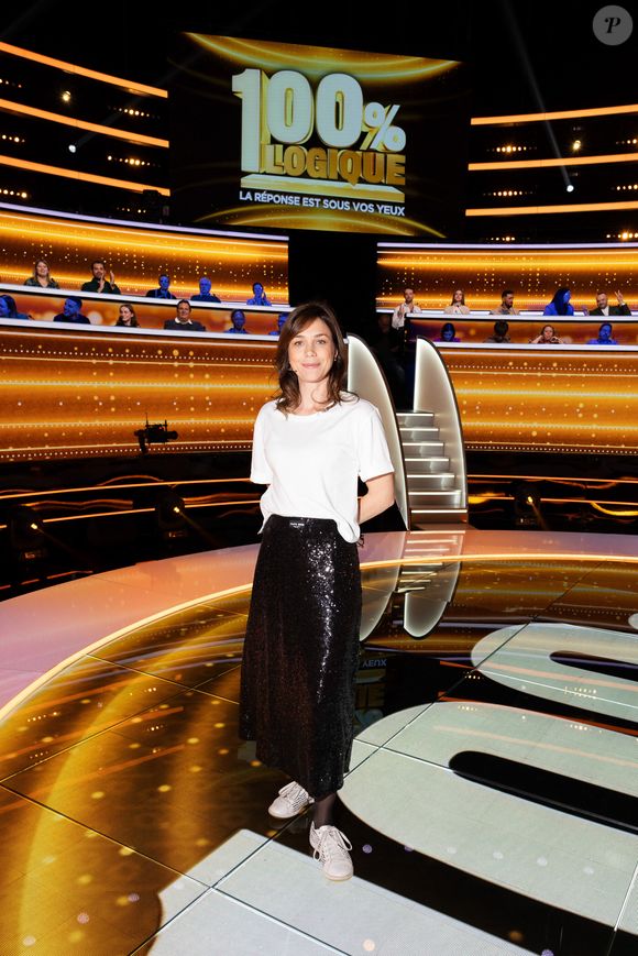 Dans sa story Instagram, elle annonce : "Je pars au de-delà du Cercle Polaire pour patiner… Evidemment. Mais pas seulement pour profiter, ni même pour me dépasser".

Nathalie Péchalat en backstage de l'enregistrement de l'émission "100% Logique", présentée par C.Féraud et diffusée le 24 janvier sur France 2, à Saint Denis, France, le 28 novembre 2025. © Jeremy Melloul/Bestimage