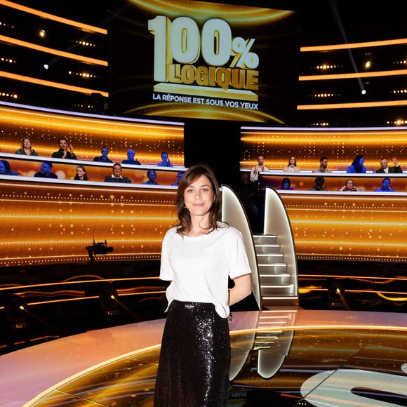 Dans sa story Instagram, elle annonce : "Je pars au de-delà du Cercle Polaire pour patiner… Evidemment. Mais pas seulement pour profiter, ni même pour me dépasser".

Nathalie Péchalat en backstage de l'enregistrement de l'émission "100% Logique", présentée par C.Féraud et diffusée le 24 janvier sur France 2, à Saint Denis, France, le 28 novembre 2025. © Jeremy Melloul/Bestimage