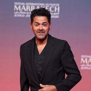 Jamel Debbouze au photocall de la cérémonie d'hommage à Sean Penn lors de la deuxième journée du 21e Festival international du film de Marrakech, le 30 novembre 2024 à Marrakech, Maroc. © Dominique Jacovides/Bestimage
