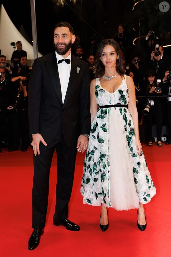 Karim Benzema et sa compagne Lyna Khoudri à la descente des marches du film « 13 jours 13 nuits » lors du 78ème Festival International du Film de Cannes. Le 23 mai 2025
© © Jacovides-Moreau / Bestimage / Bestimage