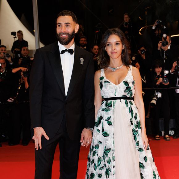 Karim Benzema et sa compagne Lyna Khoudri à la descente des marches du film « 13 jours 13 nuits » lors du 78ème Festival International du Film de Cannes. Le 23 mai 2025
© © Jacovides-Moreau / Bestimage / Bestimage
