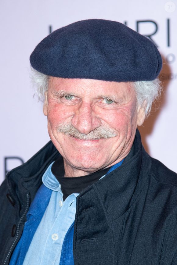 Mais le photographe lui a laissé sa place

Yann Arthus-Bertrand lors de la cérémonie des 29e Lauriers de l'Audiovisuel au théâtre Marigny, à Paris, France, le 26 février 2024. Photo par Aurore Marechal/ABACAPRESS.COM