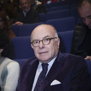 Bernard Cazeneuve au concert d’Enrico Macias pour sa tournée La Fête Continue ! dans la salle de spectacle Le Dôme de Paris - Palais des Sports à Paris, France, le 15 mars 2025. © Jack Tribeca/Bestimage