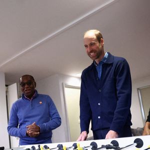 Le Prince de Galles (au centre) lors d'une visite à Centrepoint à Ealing, dans l'ouest de Londres, pour rencontrer des jeunes soutenus par l'organisation caritative.  21 janvier 2025. Photo by Hannah McKay/PA Wire/ABACAPRESS.COM