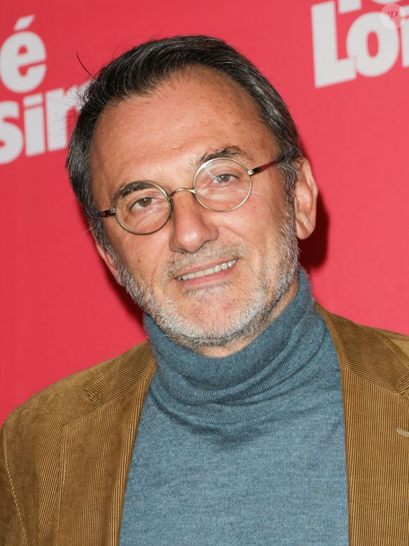 Un regret pour le présentateur d'Un dimanche à la campagne qui, malgré tout, comprend le refus de la star.

Frédéric Lopez - Photocall de la soirée "Télé Loisirs Awards 2024" aux Jardins du Pont-Neuf à Paris le 23 septembre 2024. © Coadic Guirec/Bestimage