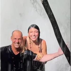 C'est au Venezuela qu'ils ont posé leurs valises.

Delphine Wespiser et Roger en voyage au Venezuela