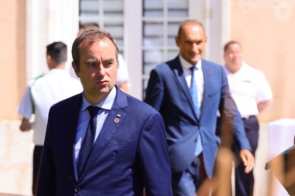Il doit toutefois rembourser environ 600.000 euros de prêts.

fort du Cap Brun, résidence de l'Amiral, Sebastien Lecornu, ministre des Armees, - Photo de famille du 25ème conseil des ministres franco-allemand au Fort de Cap Brun à Toulon, France, le 29 août 2025. © Laurent Grandguillot/Pool/Bestimage