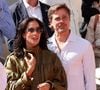 Après leur présence au mariage de Taylor Swift et Travis Kelce puis à Roland-Garros, Brad Pitt et Ines de Ramon multiplient les apparitions publiques remarquées. 

Brad Pitt et sa compagne Ines de Ramon assistent dans les tribunes aux Internationaux de France de Tennis de Roland Garros 2026, Paris le 6 juin 2026. © Jacovides-Moreau/Bestimage