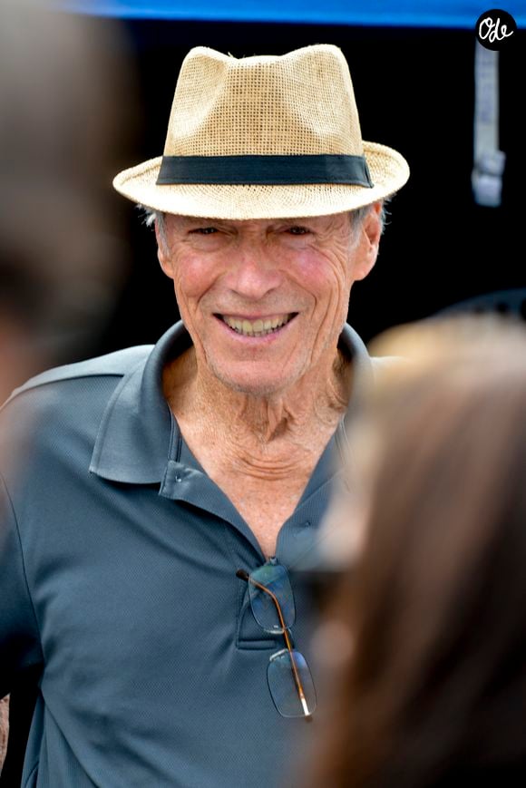 Son principe ? « On récolte ce que l'on sème ». Prendre soin de soi, profiter du présent et accepter ce que l'on ne maîtrise pas.

Le réalisateur américain Clint Eastwood arrive sur le tournage de son dernier film "The 15:17 to Paris

SGP / BESTIMAGE