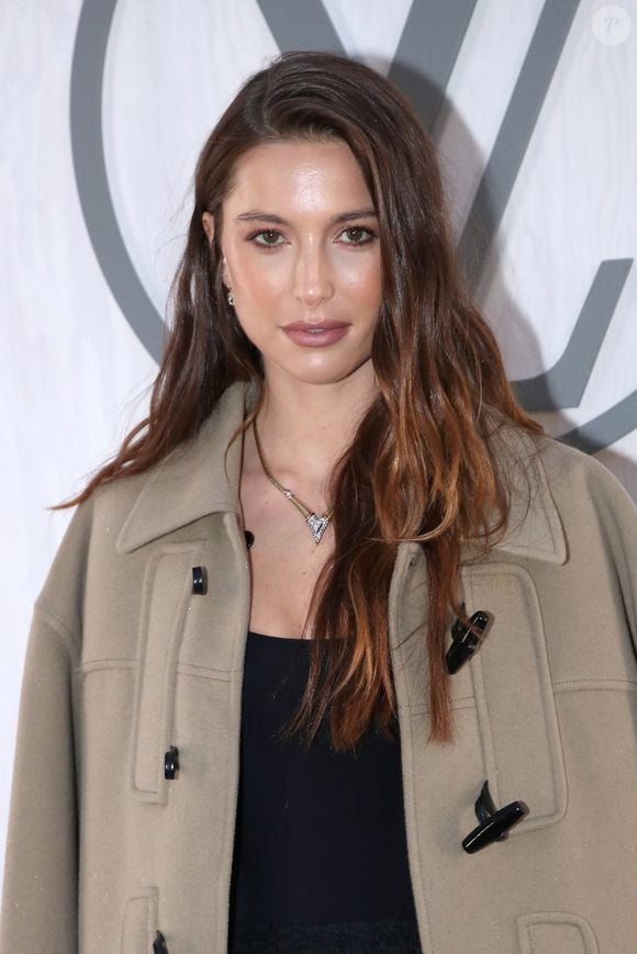 Eve Jobs s’apprête à épouser le cavalier britannique Harry Charles dans la campagne anglaise de l’Oxfordshire.

Eve Jobs - Célébrités au Défilé de Mode Louis Vuitton, Prêt-à-porter Automne / Hiver 2024-2025 dans le cadre de la Fashion Week de Paris, France, le 05 Mars 2024. 

© Bertrand Rindoff / Bestimage