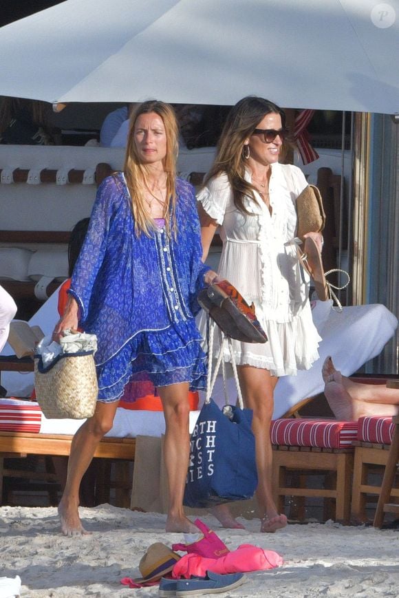 James Middleton et sa fiancée Alizée Thévenet sont en vacances sur la plage de l'hôtel Eden Rock à Saint Barthélémy le 4 janvier 2020. © Agence / Bestimage