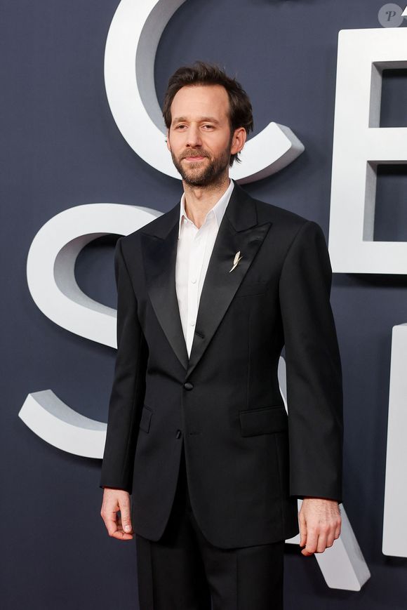 Benjamin Lavernhe arborant une broche de la Maison Chaumet  à la cérémonie des Cesar le 26 fevrier 2026

Dominique Jacovides - Olivier Borde / Bestimage