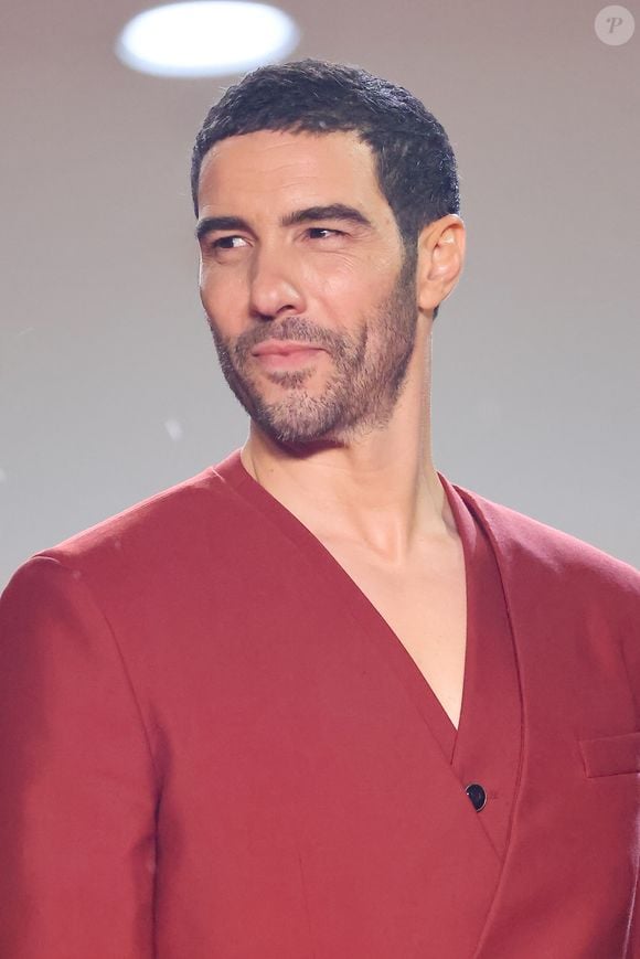 "La famille, c'est une valeur refuge, salutaire également, et salvatrice pour moi", a notamment indiqué l'acteur

Tahar Rahim - Montée des marches du film « Alpha » lors du 78ème Festival International du Film de Cannes, au Palais des Festivals à Cannes. Le 19 mai 2025
© Jacovides-Moreau / Bestimage