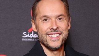 Après son départ de Télématin qui l’a chamboulé, Damien Thévenot apparaît apaisé : photo de vacances avant un nouveau projet à l’automne