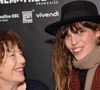"La passerelle Jane Birkin, celle qui relie, d’une rive à l’autre, tant de choses entre autres, de l’Angleterre à la France, poursuit-elle. Elle, celle qui passe au dessus. Elle, celle qui abrite en dessous", poursuit Lou Doillon, démontrant qu'un pont était le symbole parfait, pour rendre hommage à sa maman.

Jane Birkin et sa fille Lou Doillon - Ouverture de la rétrospective Jane Birkin à la cinémathèque française à Paris le 25 janvier 2017. © Veeren/Bestimage