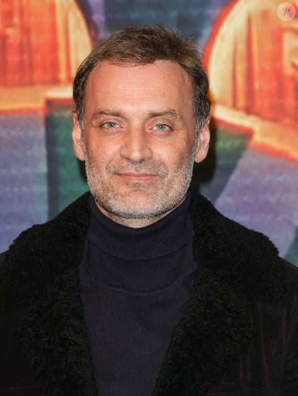 "Où tout le monde, pendant une heure, lit autour de la table du salon"

Augustin Trapenard - Avant-première de la série "Loups Garous" au Grand Rex à Paris. Le 2 octobre 2024
© Coadic Guirec / Bestimage