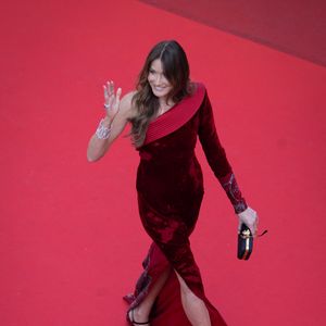 elle n'aurait duré que très peu de temps.

Carla Bruni Sarkozy - Montée des marches du film « The Phoenician Scheme » lors du 78ème Festival International du Film de Cannes, au Palais des Festivals à Cannes. Le 18 mai 2025
© Jacovides-Moreau / Bestimage