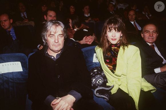 Elle a rencontré le réalisateur polonais quand elle n'avait que 15 ans.

Sophie Marceau et Andrzej Żuławski à la première d'Entre ciel et terre. AGENCE / BESTIMAGE