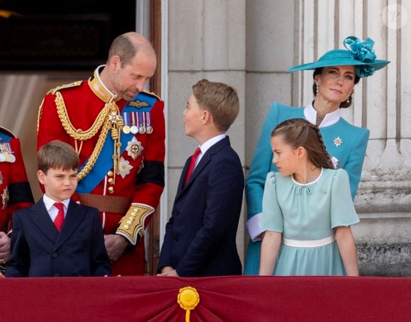 Les membres de la famille royale britannique au balcon de Buckingham Palace lors de la cérémonie Trooping the Colour à Londres, le 14 juin 2025.
© Goff Inf / Bestimage