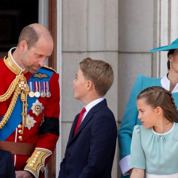 Les membres de la famille royale britannique au balcon de Buckingham Palace lors de la cérémonie Trooping the Colour à Londres, le 14 juin 2025.
© Goff Inf / Bestimage