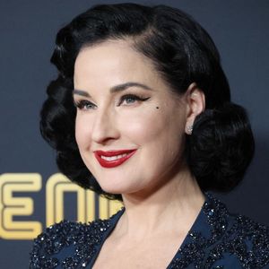 En effet, la danseuse américaine était de passage dans la capitale des Gaules et est allé s'offrir un repas dans cette institution lyonnaise.
Le 18 février 2026, Los Angeles, Californie, USA : Dita Von Teese à la première de EPIC : Elvis Presley in Concert au TCL Chinese Theatre IMAX (Image de crédit : © Nina Prommer/ZUMA Press Wire / Bestimage)
