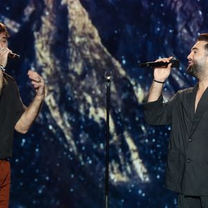 Jérémy Frérot, Kendji Girac - Surprises - Enregistrement de l'émission "La Boîte à Secrets N°20" dans les studios de la Cité du Cinéma à Saint-Denis, présentée par F.Bollaert et diffusée le 10 janvier sur France 3 © Christophe Clovis / Bestimage