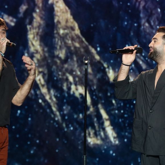 Jérémy Frérot, Kendji Girac - Surprises - Enregistrement de l'émission "La Boîte à Secrets N°20" dans les studios de la Cité du Cinéma à Saint-Denis, présentée par F.Bollaert et diffusée le 10 janvier sur France 3 © Christophe Clovis / Bestimage