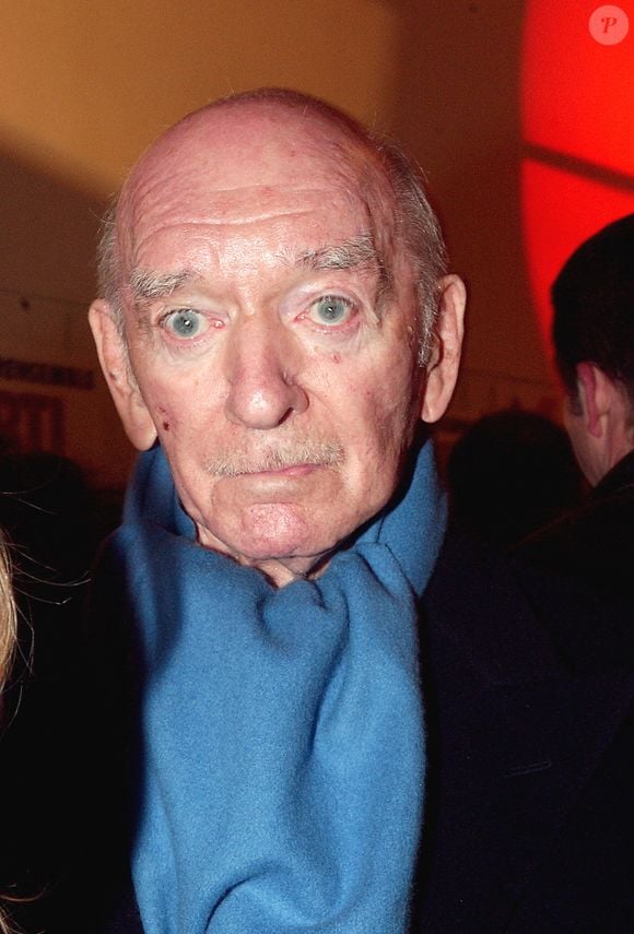 Le producteur français Eddie Barclay assiste à la première de la comédie musicale 'Don Juan' au Palais des Congrès à Paris, France, le 1er mars 2005. Photo de Giancarlo Gorassini/ABACA.