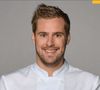 L'ancien candidat de la brigade de Philippe Etchebest a en effet ouvert son propre établissement gastronomique, baptisé "Yirmi" et situé près de Namur.

Jeremy Vandernoot candidat de "Top Chef 2018", photo officielle, M6