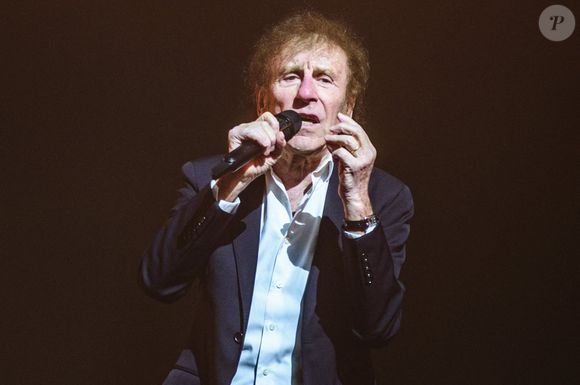 Le chanteur Alain Souchon en concert au Forest National a Forest en Belgique le 30 avril 2022 - Photo by Quinet JM/Belpress/ANDBZ/ABACAPRESS.COM