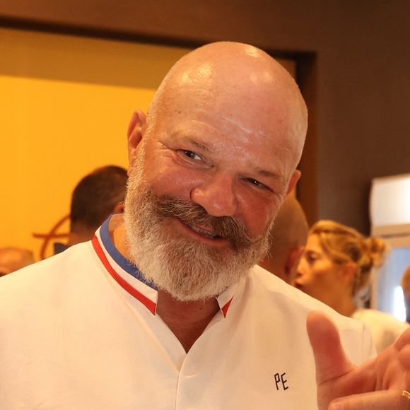 Philippe Etchebest est une figure du monde de la cuisine.

Le chef Philippe Etchebest décline son plat "Signature" en mode street food au sein du Pop Up Club à Bordeaux.
© Fabien Cottereau / Bestimage