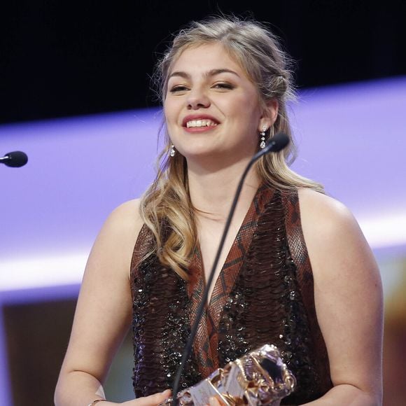 Louane Emera (césar du meilleur espoir féminin pour le film "La Famille Bélier") - 40ème cérémonie des César au théâtre du Châtelet à Paris, le 20 février 2015.©Bestimage