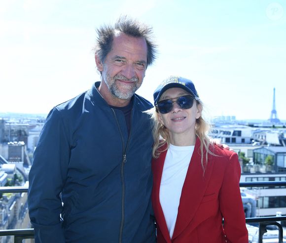 Exclusif - Stéphane De Groodt, Sylvie Testud - Le rooftop du Kimpton St Honoré Paris accueille tous les dimanches "Fifi & Charles" (les chefs Philippine Jaillet et Charles Neyers). Le 9 avril 2025. © Rachid Bellak / Bestimage