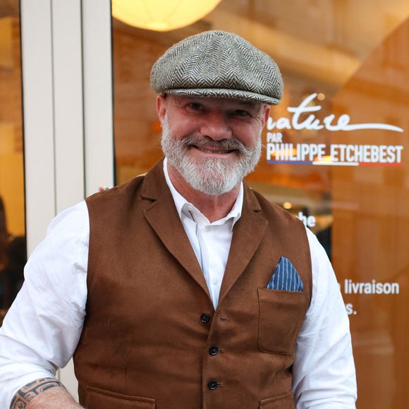 Exclusif - Le chef Philippe Etchebest - Le chef Philippe Etchebest ouvre son restaurant éphémère "Signature" du 9 au 30 octobre au 25 rue Sedaine à Paris dans le 11ème arrondissement le 8 octobre 2025. © Jean-Marc Lhomer/Bestimage
