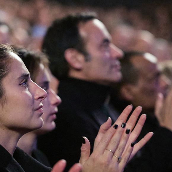 Sur son compte Instagram, Anthony Delon a partagé deux images en apparence anodines

Exclusif - Anthony Delon, Loup Delon, Liv Delon lors de la soirée hommage Ciné-concert symphonique "Alain Delon, le dernier Samouraï" au palais des congrès à Paris le 8 novembre 2024 le jour de son anniversaire. Pour cette soirée, le chef d'orchestre Vahan Mardirossian a dirigé l'orchestre symphonique de Douai.

© Moreau / Jacovides / Bestimage