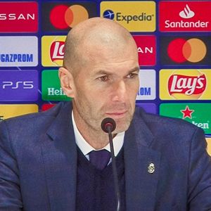 L'entraîneur-chef du Real Madrid Zinedine Zidane assiste à une conférence de presse de Ligue des Champions, le 2 décembre 2020.

© Bestimage