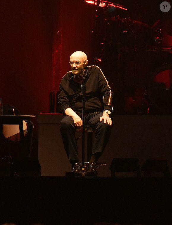 Désormais sobre depuis deux ans, il se dit positif mais n’envisage pas un retour prochain sur scène.

Phil Collins - Genesis (Mike Rutherford, Phil Collins et Tony Banks) en concert à Paris La Défense Arena à Nanterre le 16 mars 2022. © Veeren/Bestimage