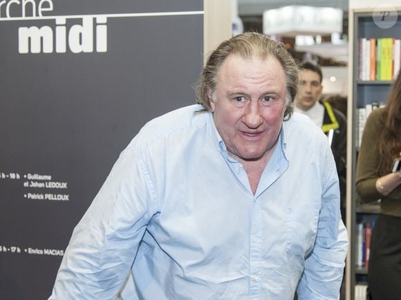 Gérard Depardieu pour "Innocent" - Le "33ème Salon du Livre" au parc des expositions de la porte de Versailles à Paris, le 20 mars 2016. © Perusseau/Bestimage