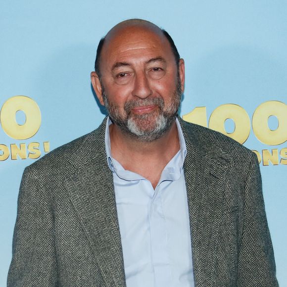 Son film, "Papamobile", n'est sorti que dans sept salles en France.

Kad Merad - Avant-première du film "100 millions" au  Pathé Wepler à Paris, France, le 17 mars 2025. © Christophe Clovis / Bestimage