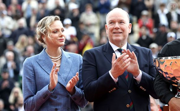 La princesse Charlene de Monaco, le prince Albert II de Monaco - Finale de la 118ème édition du Rolex Monte-Carlo Masters, au Monte-Carlo Country Club à Roquebrune Cap Martin, le 13 avril 2025. L'espagnol Carlos Alcaraz a battu l'italien Lorenzo Musetti 3-6 / 6-1 / 6-0. © Claudia Albuquerque/ Bestimage