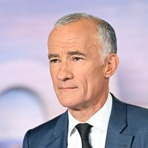 Un anniversaire que le présentateur du JT célèbrera entouré des siens (c'est un dimanche, il ne travaille pas)

Le journaliste Gilles Bouleau est photographié lors du journal télévisé de TF1 le 27 septembre 2023 à Boulogne-Billancourt près de Paris, France. Photo de Victor Joly/ABACAPRESS.COM