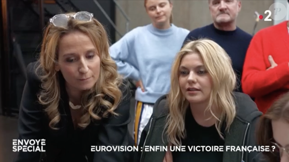 Louane Emera doit choisir le visuel officiel de l'Eurovision 2025, puisqu'elle y représentera la France, le samedi 17 mai 2025
