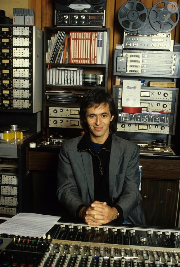 Archives - En France, Jean-Jacques Goldman dans un studio d'enregistrement en décembre 1985. © Michel Croizard via Bestimage
