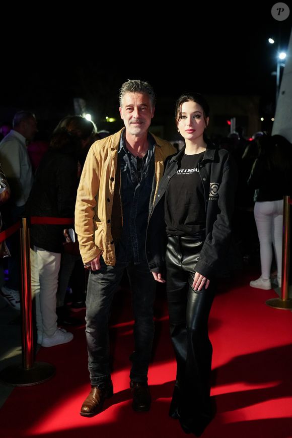 Pour rappel, l'importante différence d'âge entre les deux acteurs (28 ans) a suscité la polémique après l'officialisation de leur couple en 2024

Exclusif - Catherine Davydzenka, Stéphane Blancafort - 3ème édition du Festi’Aubagne, festival populaire de rencontres avec les comédiens et professionnels du petit et grand écran et de la scène, à l'Espace des Libertés à Aubagne le 29 mars 2025.
© Anne-Sophie Guebey / Bestimage