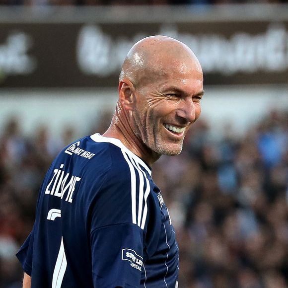 D’après les informations de "Centre Presse Aveyron", il va investir près de 2,5 millions d’euros

Zinedine Zidane - A l’occasion des 100 ans du parc Lescure, Bordeaux accueille au stade Chaban-Delmas un match de gala opposant les gloires des Girondins de Bordeaux au Variétés Club de France le mardi 14 mai 2024. © Patrick Bernard/ Bestimage