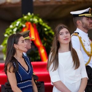 La reine Letizia d'Espagne et l'infante Sofia d'Espagne - Le roi Felipe VI d’Espagne remet à la princesse des Asturies, la princesse Leonor, la Grand-Croix du Mérite Naval avec Distinctif Blanc, à Marín, le 16 juillet 2025 @LALO YASKY / BESTIMAGE