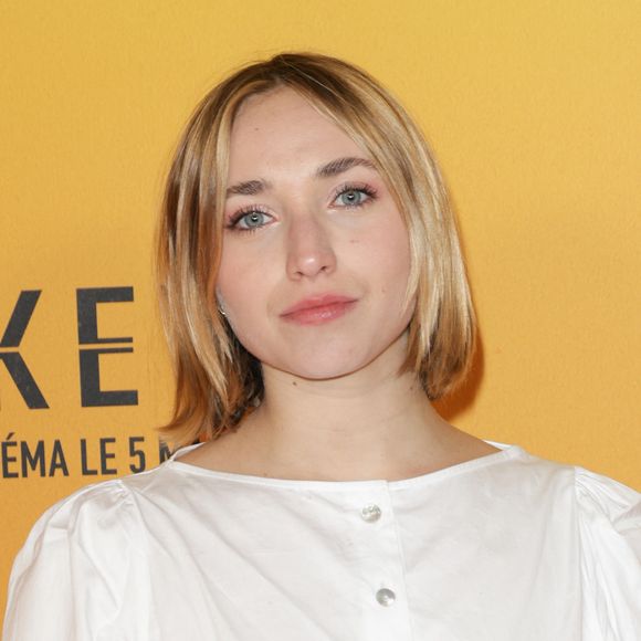 Deux fois par semaine, elle applique un masque avant de le laisser poser quelques minutes.

Chloé Jouannet - Avant-première du film "Mickey 17" au cinéma Pathé Palace à Paris, le 16 février 2025.
© Guirec Coadic / Bestimage